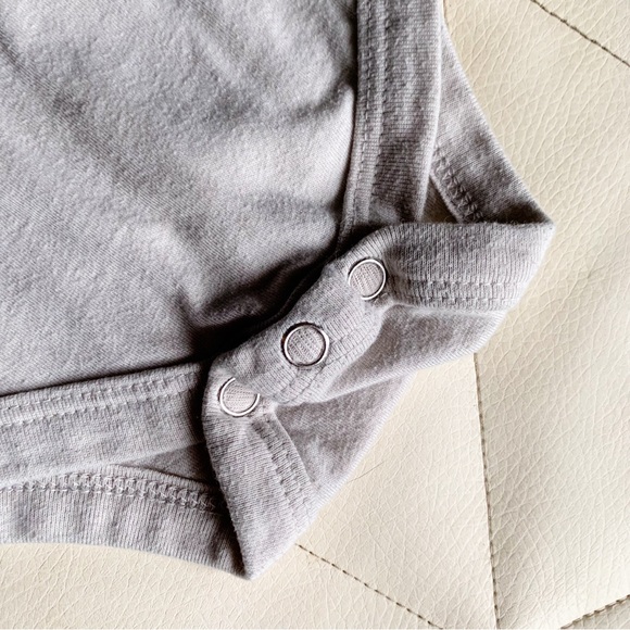 Portage & Main 🇨🇦 • Bodysuit - Picture 2 of 4